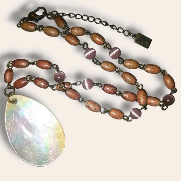 Vintage Anne Klein Etched Mother Of Pearl Pendant Necklace‎ Wood & Glass Beads - Picture 4 of 9